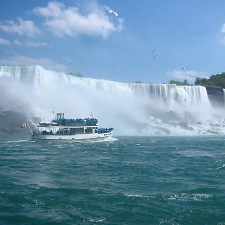 Wanderfalls Guesthouse & Hostel Ниагарски водопад Екстериор снимка