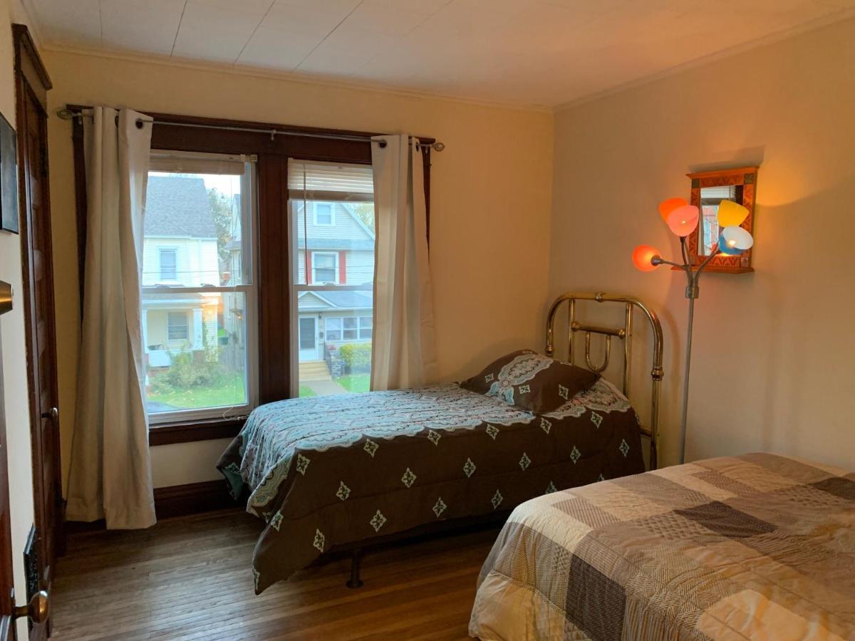 Wanderfalls Guesthouse & Hostel Ниагарски водопад Екстериор снимка