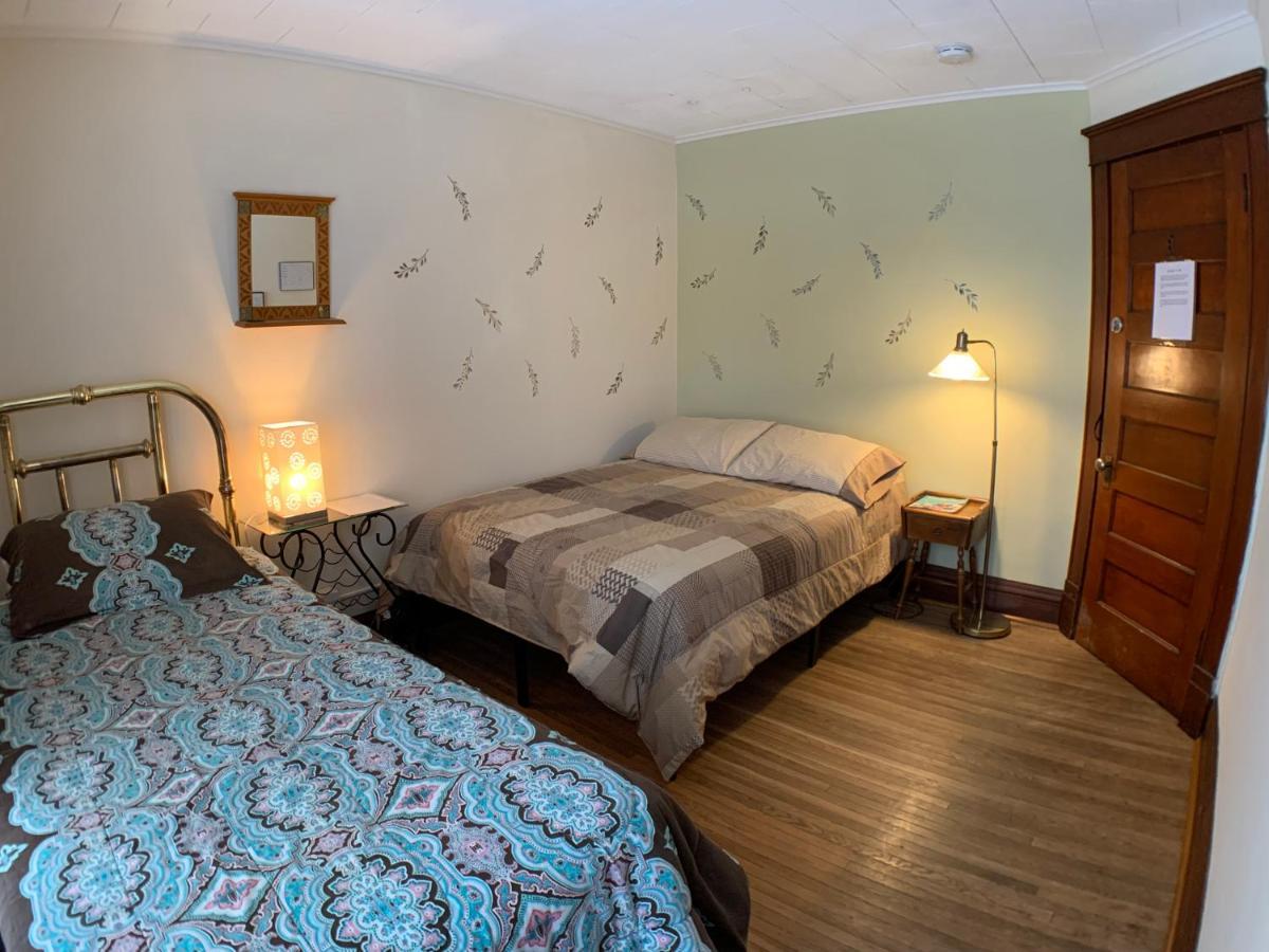Wanderfalls Guesthouse & Hostel Ниагарски водопад Екстериор снимка