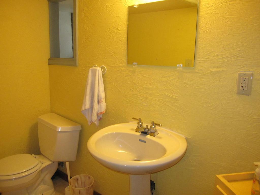 Wanderfalls Guesthouse & Hostel Ниагарски водопад Стая снимка