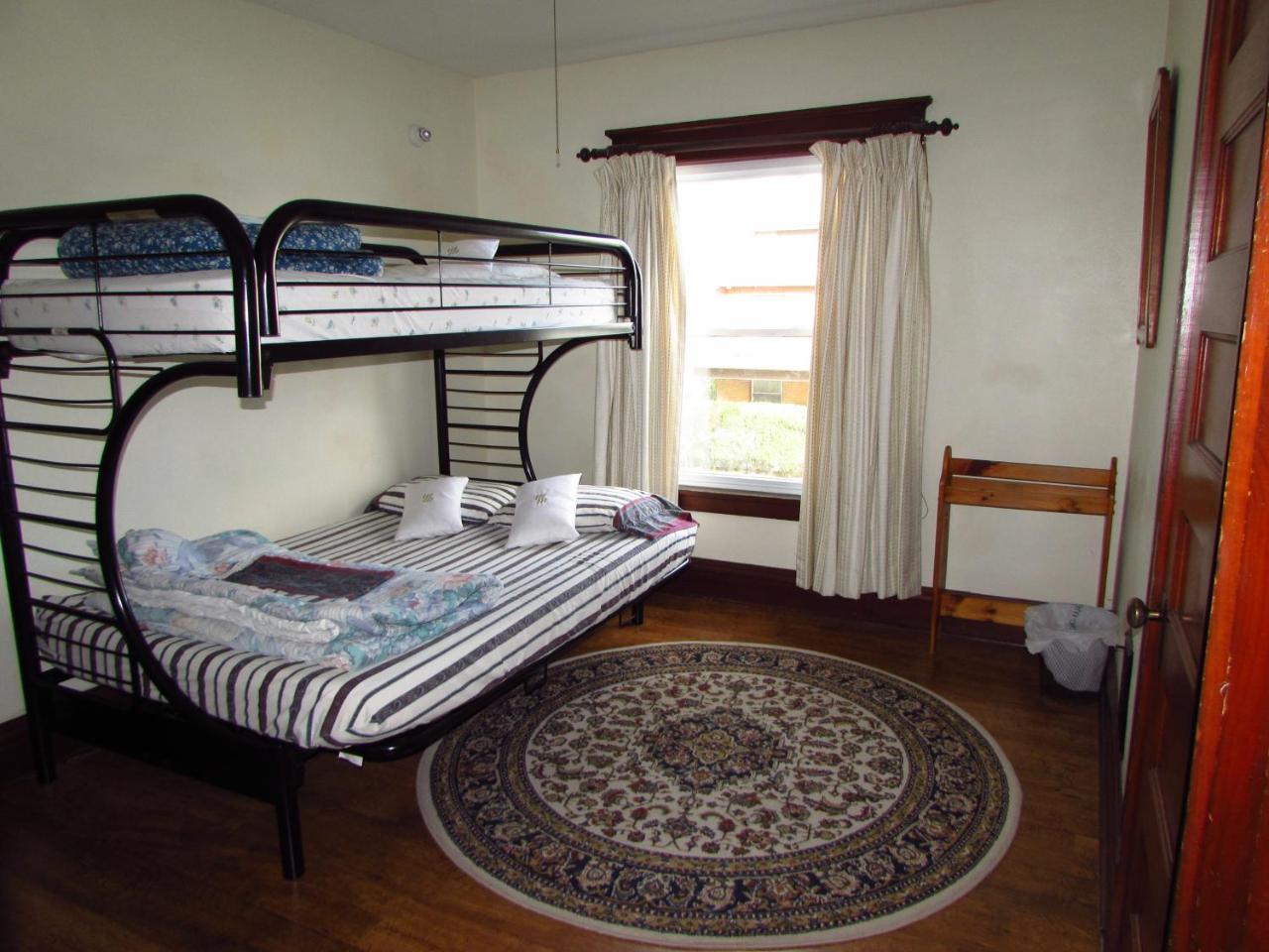Wanderfalls Guesthouse & Hostel Ниагарски водопад Екстериор снимка