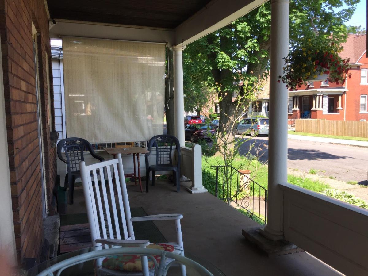 Wanderfalls Guesthouse & Hostel Ниагарски водопад Екстериор снимка